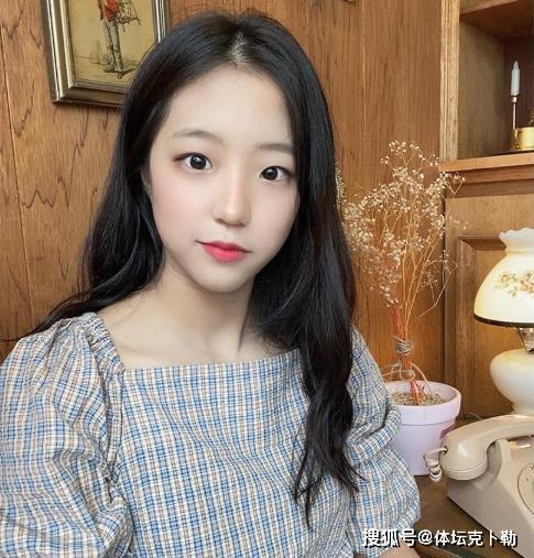 众筹国产美女自拍视频,展现青春风采与创意魅力-第1张图片-无码人妻蜜肉动漫中文字幕